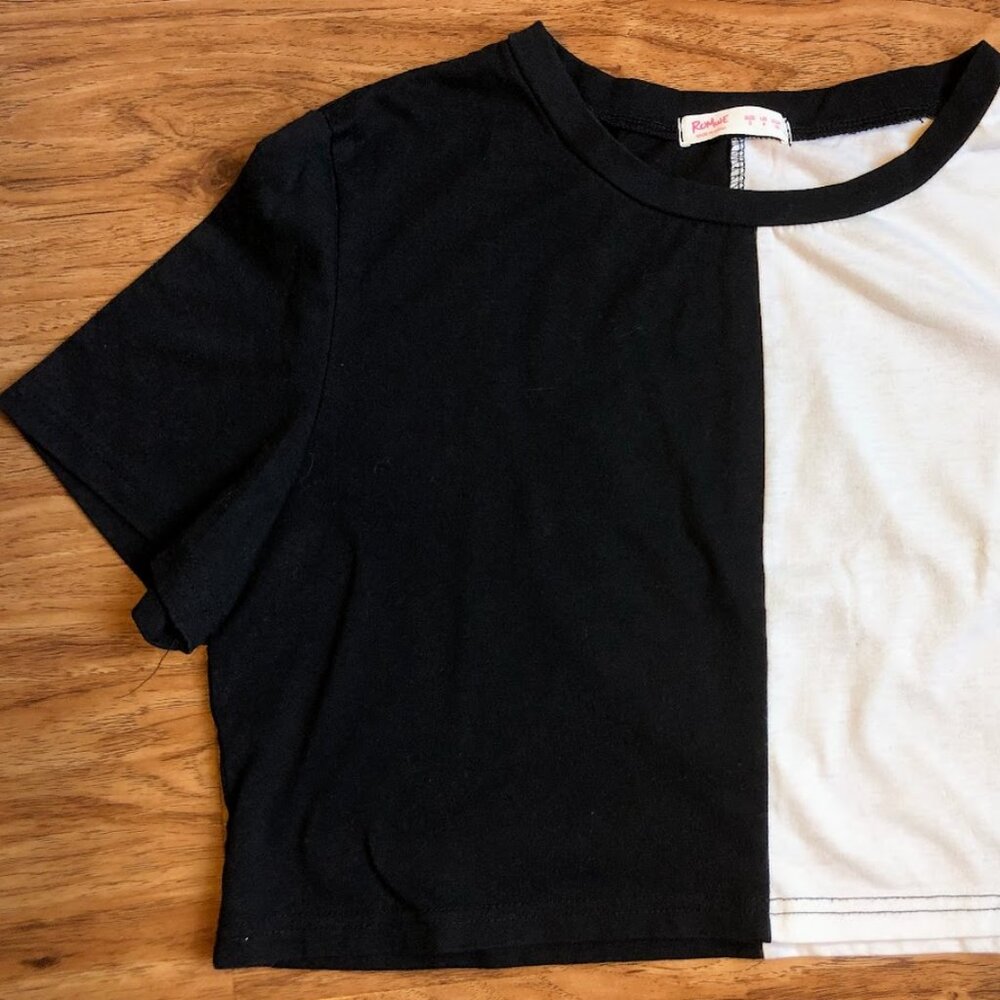 ROMWE Black and White Crop Top